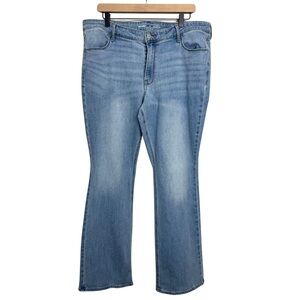 Old Navy Size 16 Mid-Rise Wow Boot-Cut Light-Medium Wash Denim Casual Jean EUC